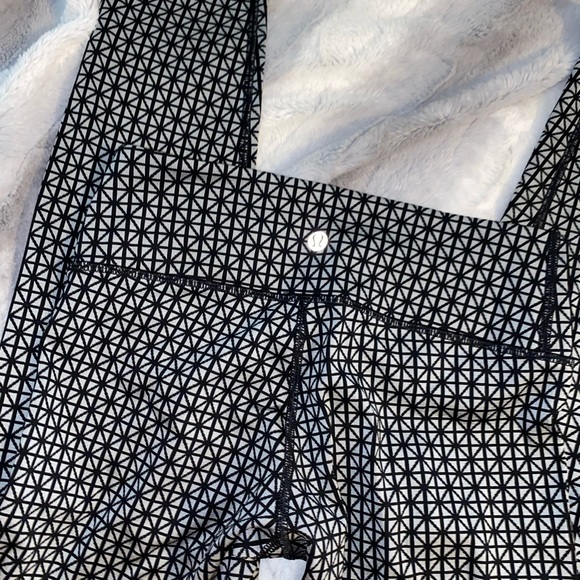 RARE Lululemon leggings - Picture 1 of 7